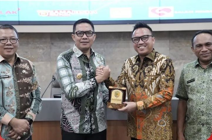 AH Terima Kunjungan Bupati Morowali&nbsp;Utara