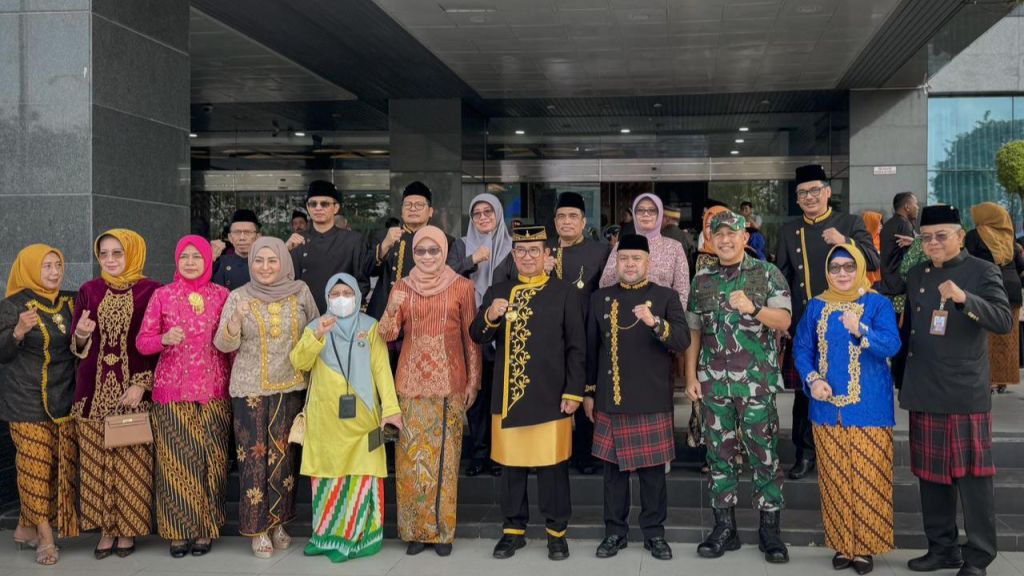 Akmal Pimpin Upacara Peringatan Hardiknas 2024