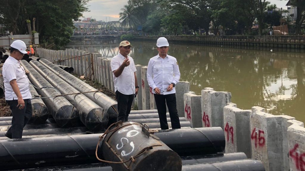 AH Tegur Kadinsos Samarinda Soal Lambatnya Pembebeasan Lahan Proyek Pemancangan&nbsp;SKM