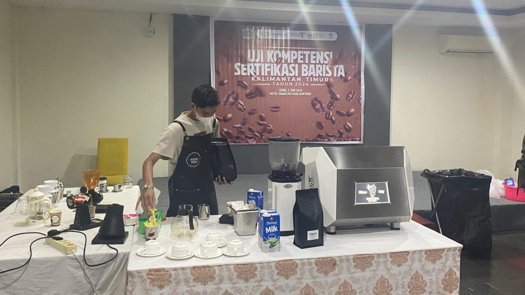 Dispar Kaltim Gelar Sertifikasi Barista di Bontang