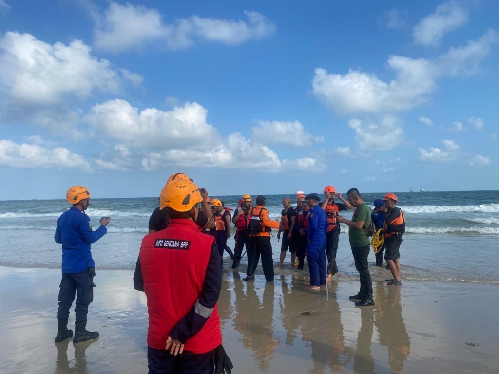 Remaja 14 Tahun Tenggelam di Pantai Monpera