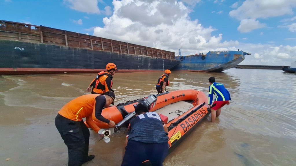 Seorang Karyawan Swasta Terjatuh ke Sungai Mahakam saat Pindah Kapal