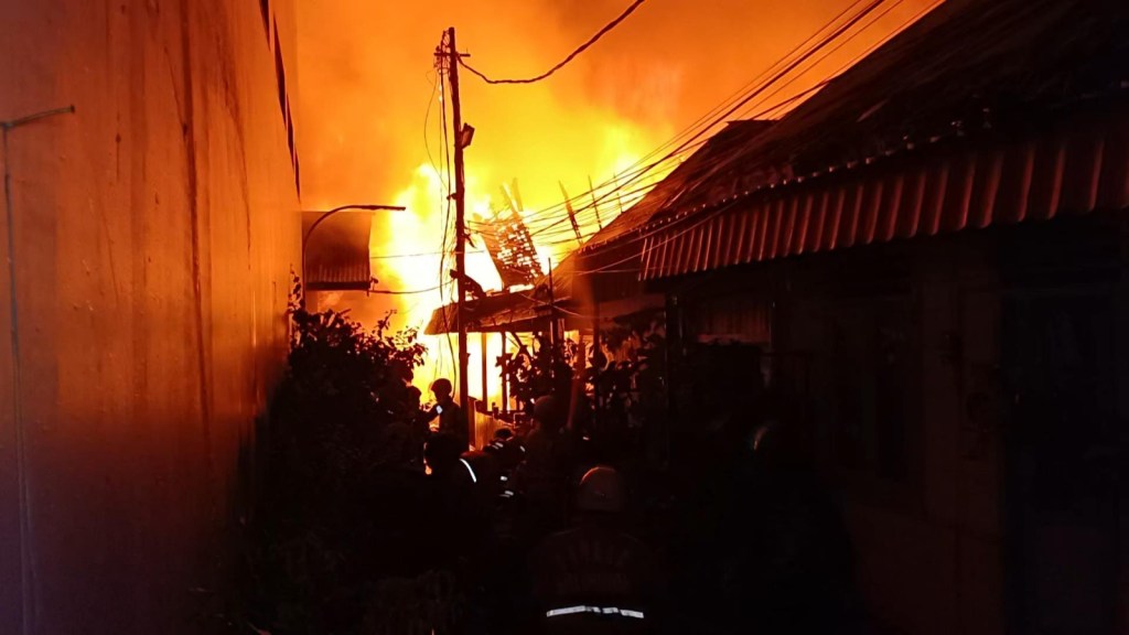 Belasan Rumah Ludes Terbakar di Abul&nbsp;Hasan