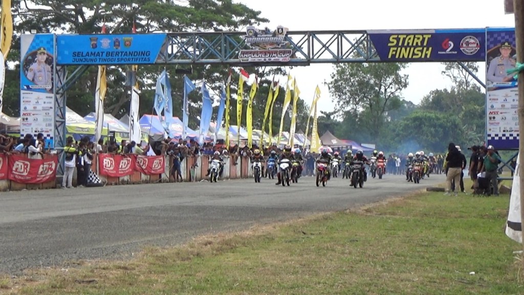 319 Pembalap Bersaing Sengit di Road Race Championship Seri Ke-6 Kaltim
