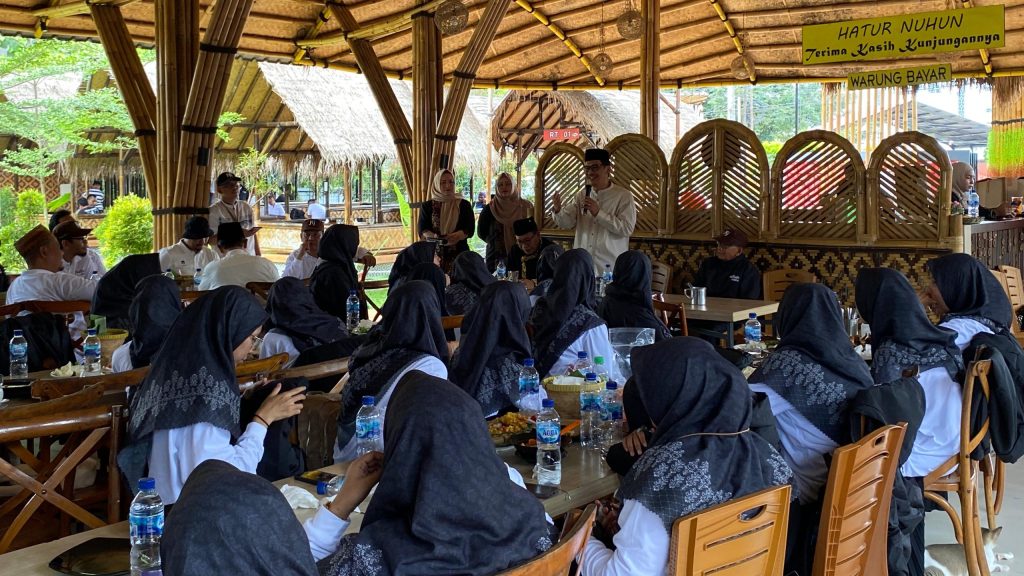 Diskominfo Kaltim Sambut Kafilah Jatim di “Warung Kampung Kecil”